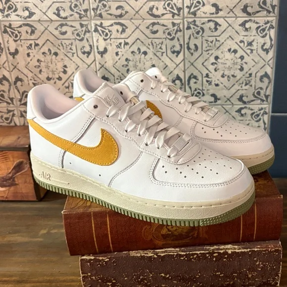 Nike White and Gold Athletic Shoes - Picture 2 of 6